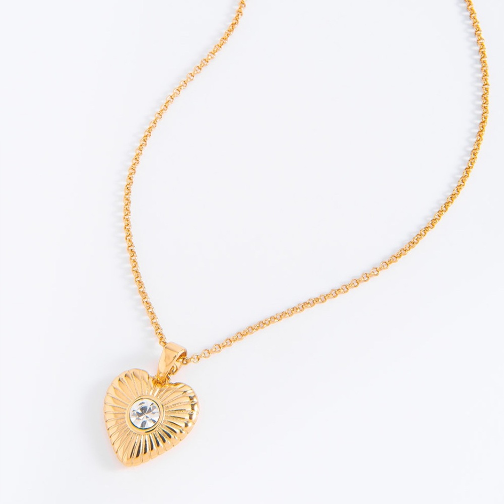 18K gold plated Heart Pendant Necklace with white Swarovski embellishment NWT